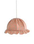 Suspension dôme en tissu à carreaux vichy orange et blanc, volant périphérique.