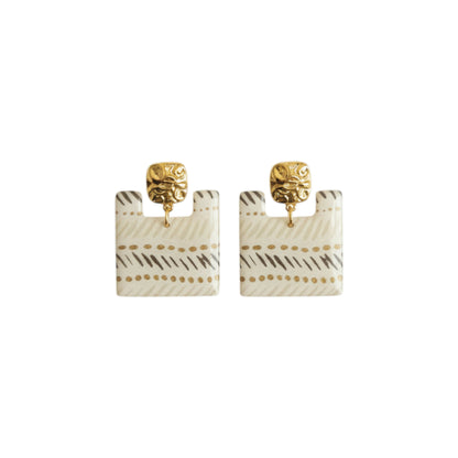 Écru & Or — boucles carrées évidées · hachures anthracite & pointillés dorés · clous martelés · fait main France 🇫🇷