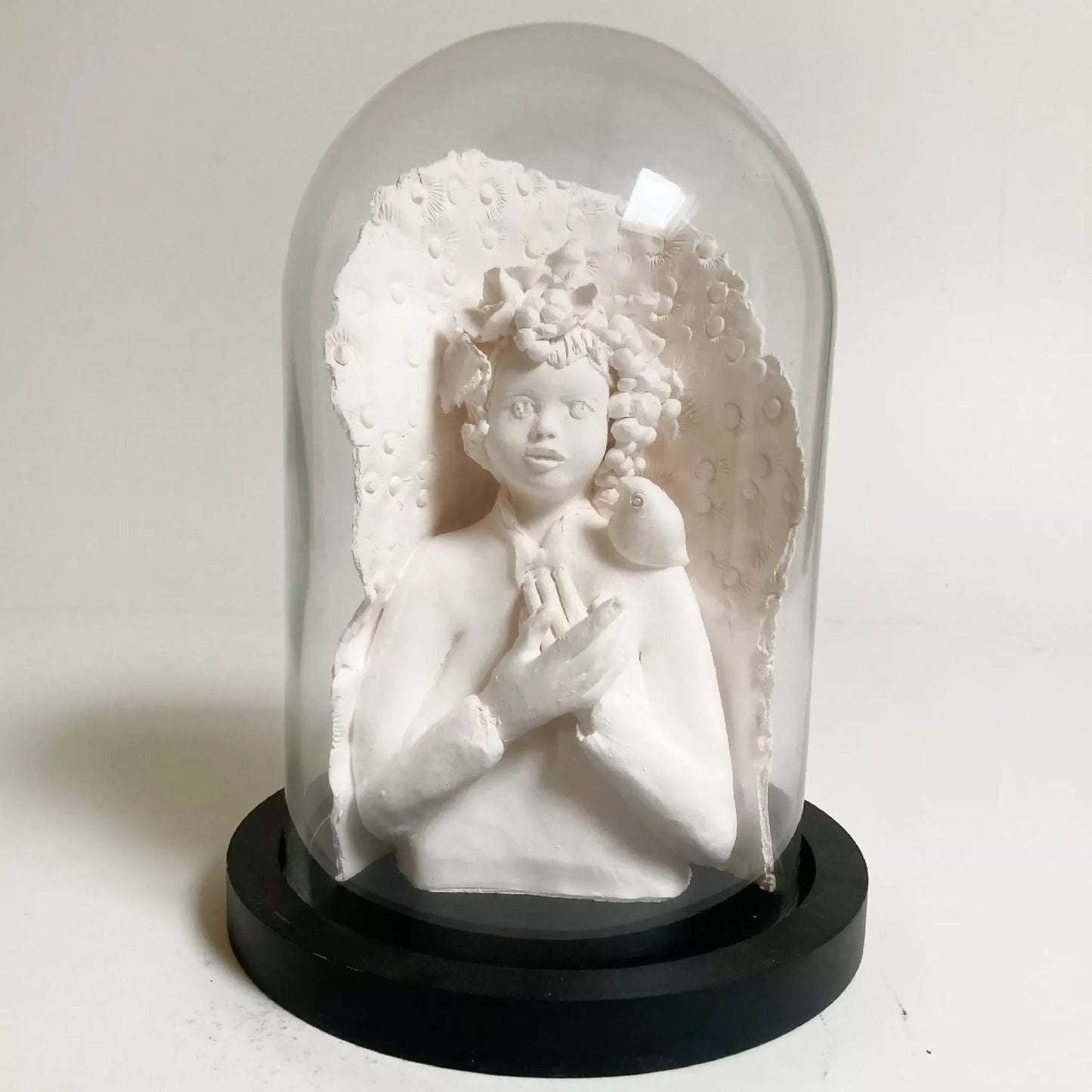 Sculpture Dame à l'oiseau 2