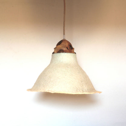 Suspension BOHEME en feutre de laine et bois artisanal