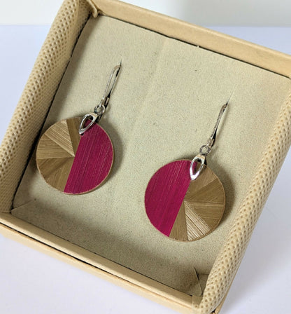 Boucles d'oreilles Rondes avec marqueterie de paille Bordeaux et Dorée - crochets argent 925