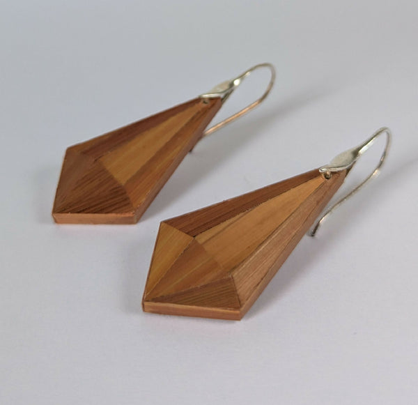 Boucles d’oreilles en triangle en bois marron, crochets argent