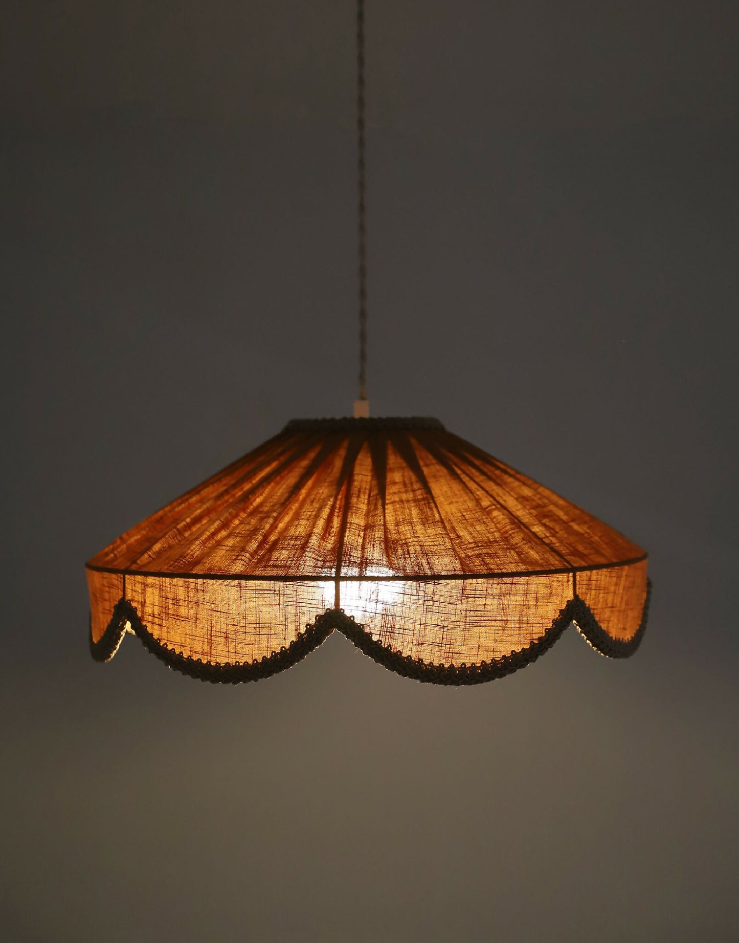 Suspension forme florale unie Cosette "caramel "