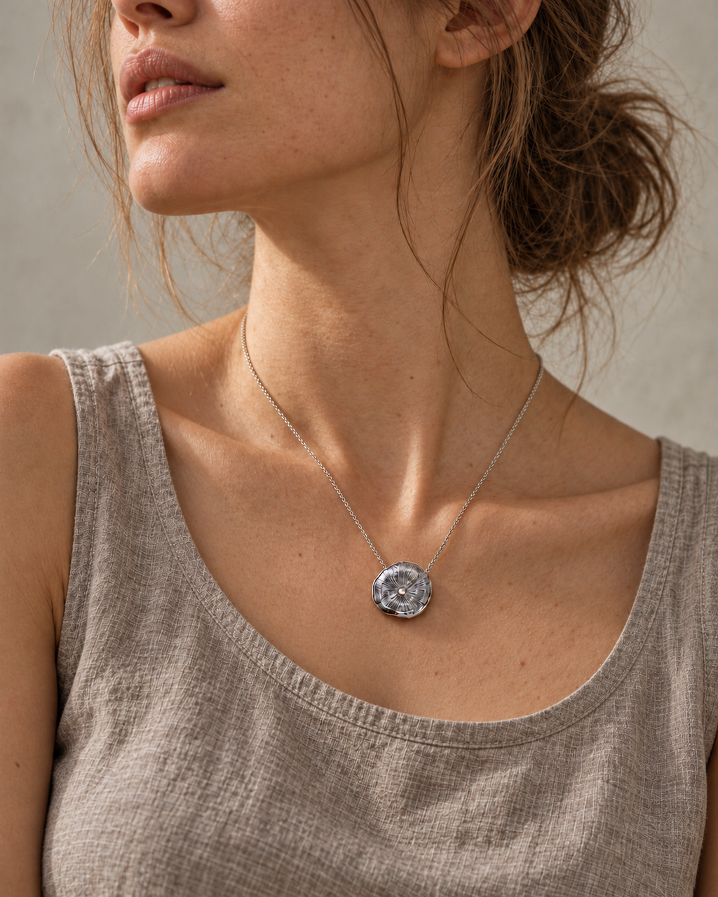 Collier en argent massif, Pendentif inspiré par les rondelles de bois