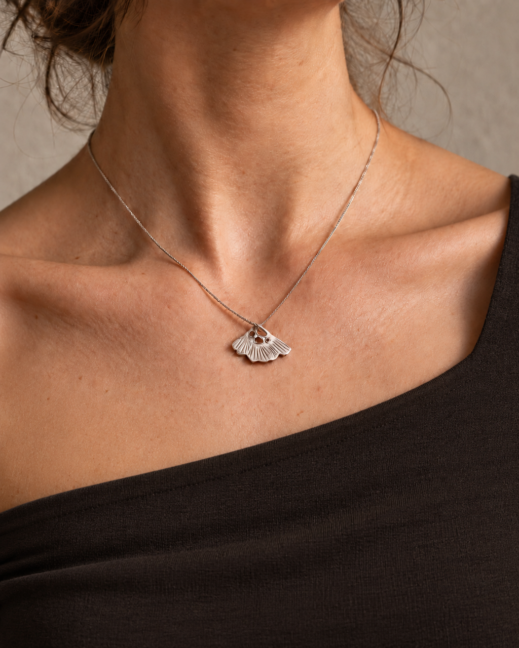 Petit collier floral, en argent massif 925 recyclé