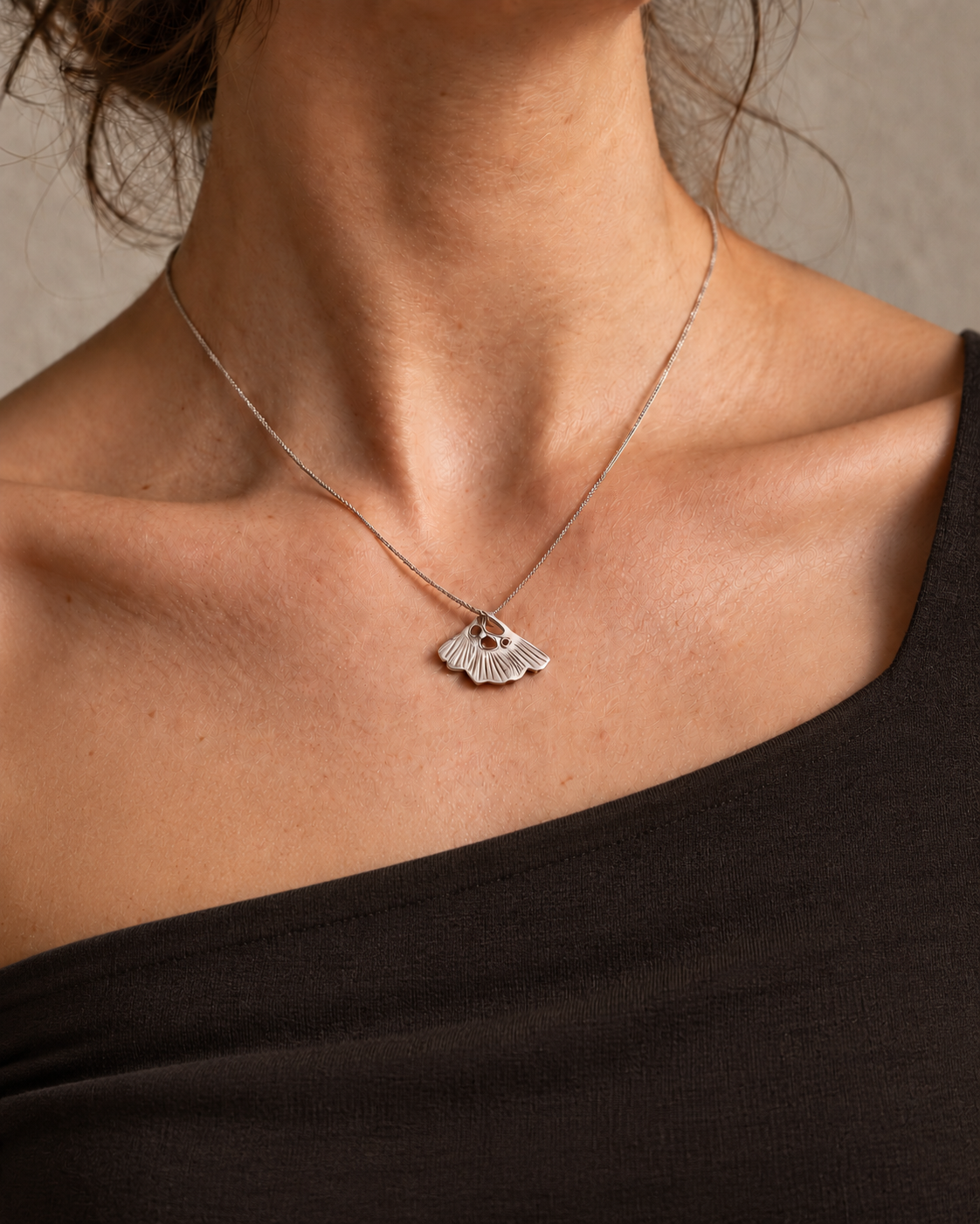 Petit collier floral, en argent massif 925 recyclé