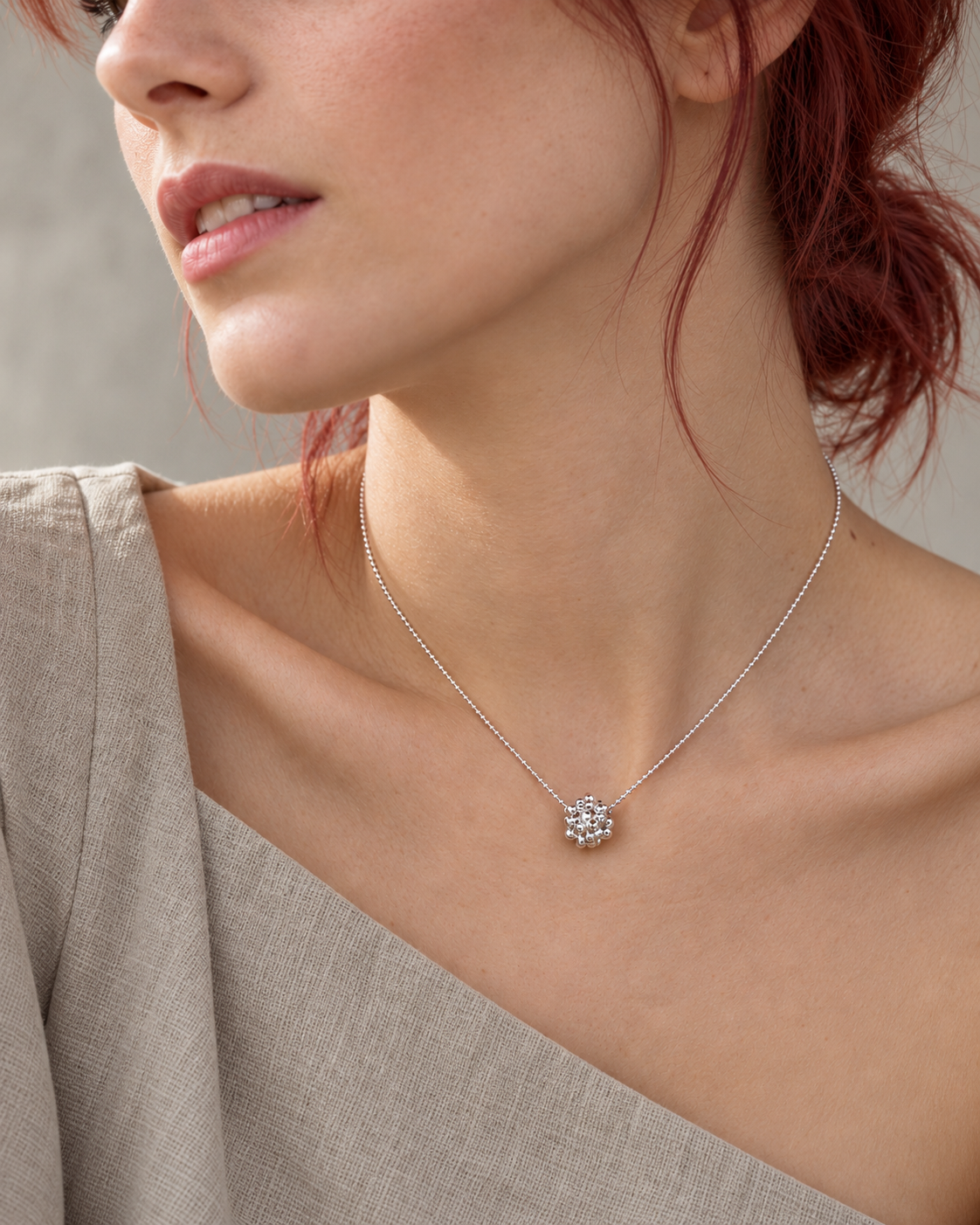 Collier en argent massif, pendentif bulle de taille moyenne