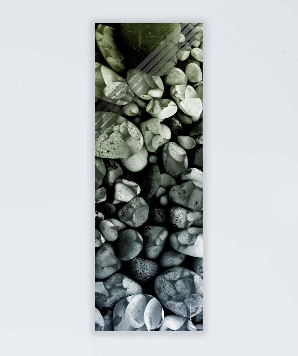 Écharpe aux motifs pierres en dégradés vert, bleu et gris sur fond sombre