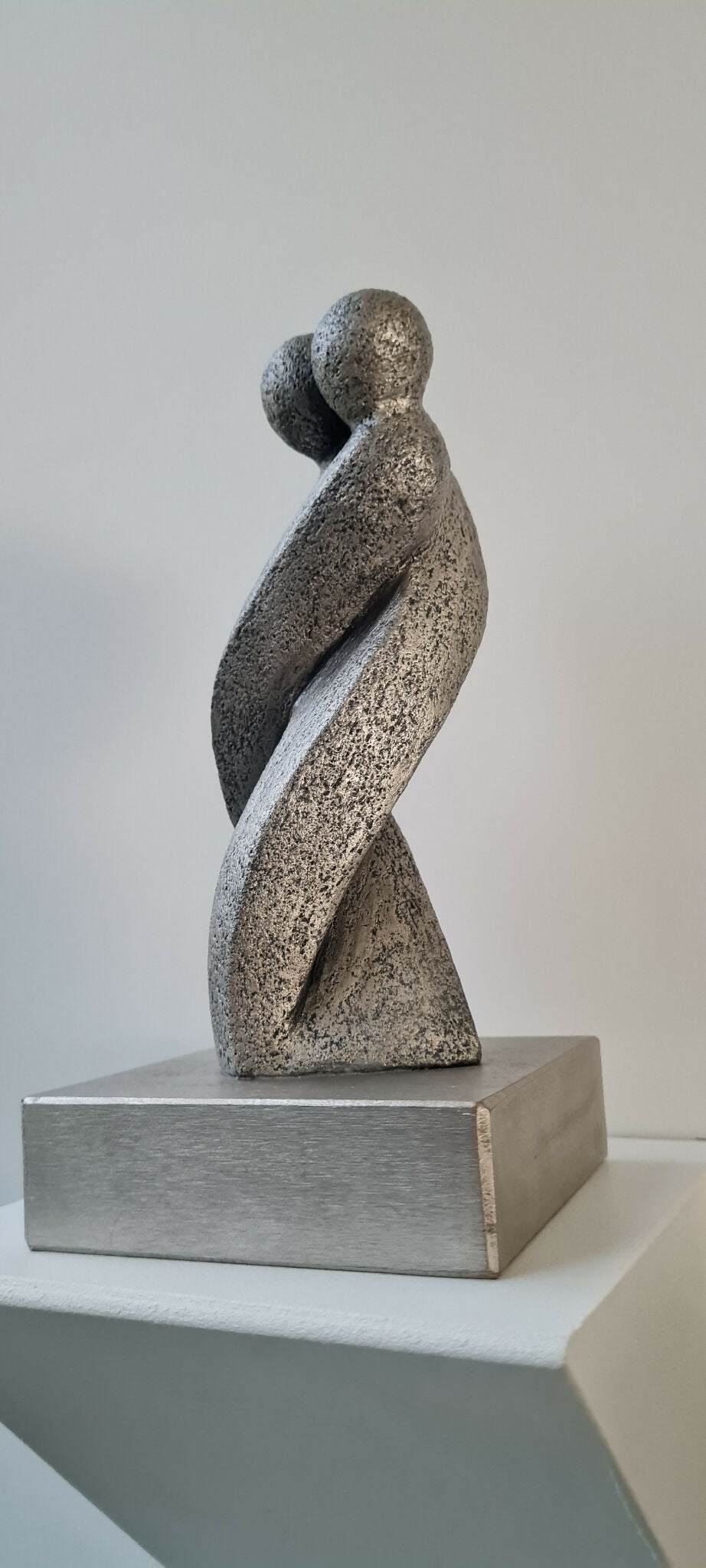 Sculpture contemporaine couple Tell me