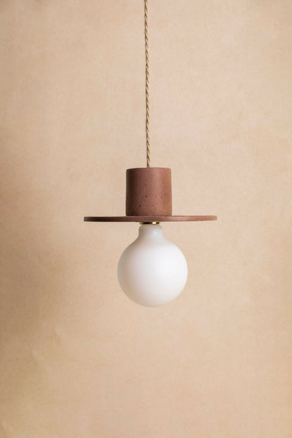 Luminaire en béton, Suspension, plafonnier réalisé à la main par des artisans français.