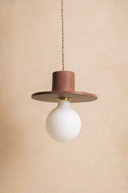 Luminaire en béton, Suspension, plafonnier réalisé à la main par des artisans français.