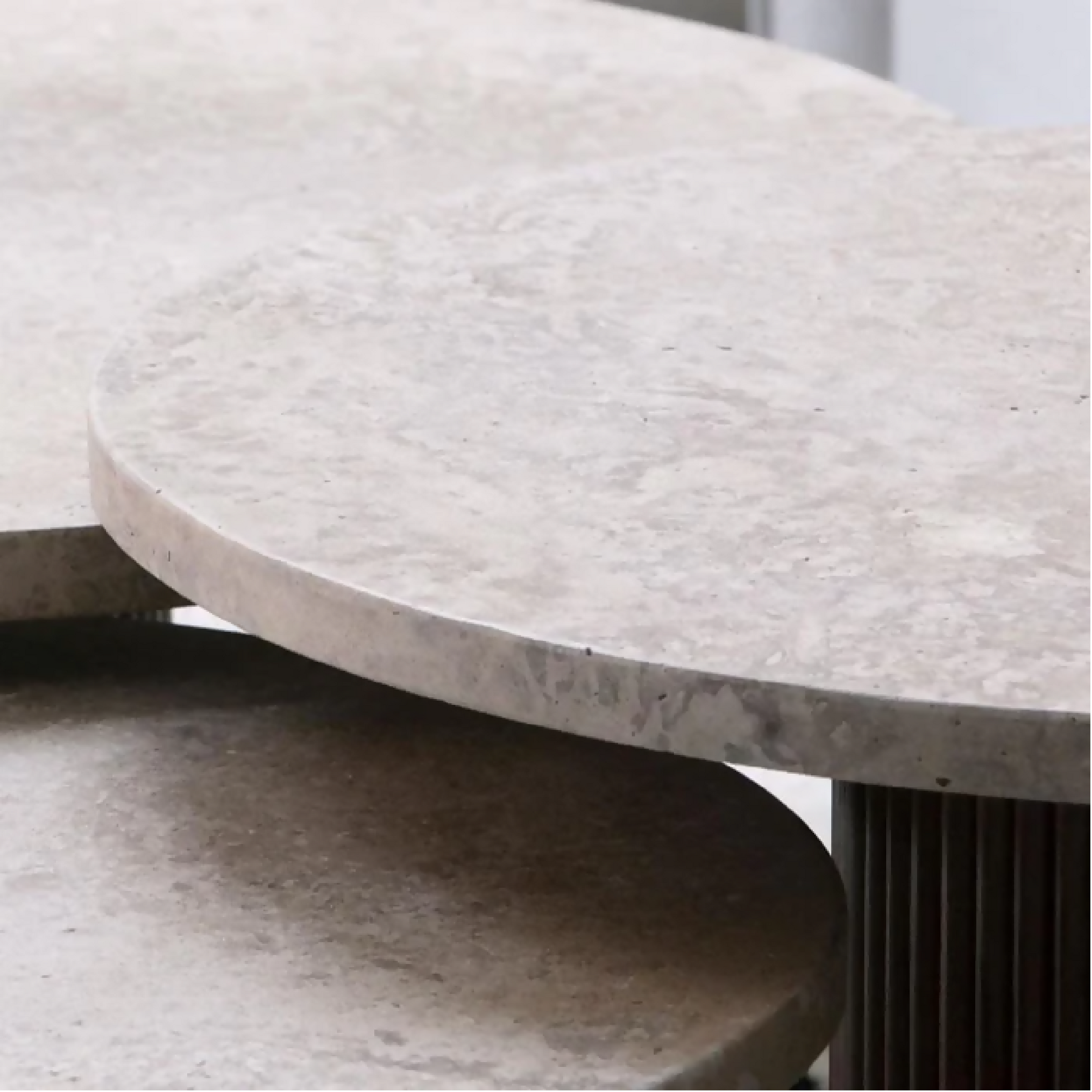 Table_travertin_brut_et_bois