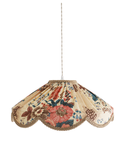 Abat-jour suspendu beige à motif floral multicolore, forme arrondie et bord festonné doré