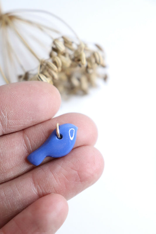 Breloque charm oiseau en porcelaine