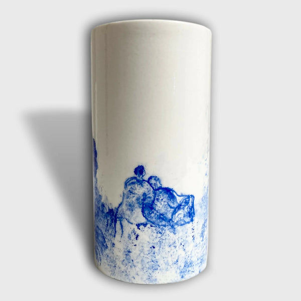 Petit vase en céramique blanc avec motif bleu de couple méditant
