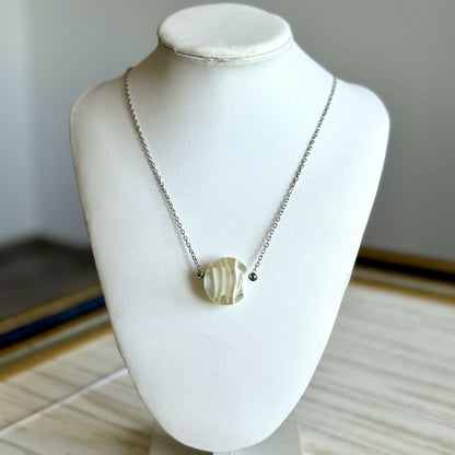 Collier - Chrysalide Ivoire - Perle en verre de Murano