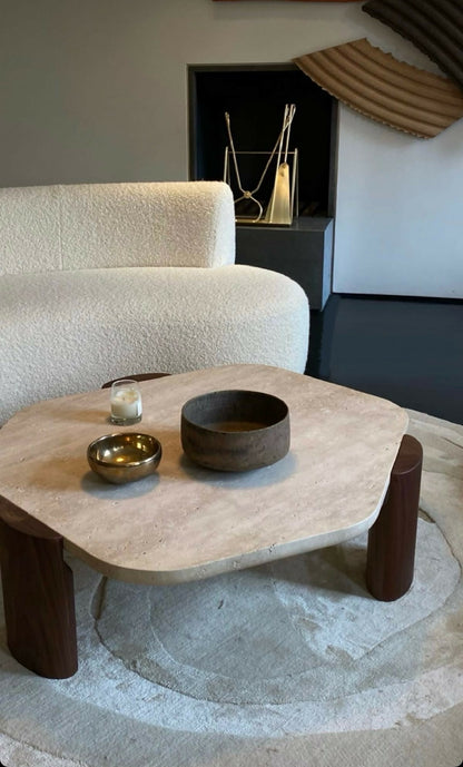 Table basse en travertin & pieds en bois de noyer