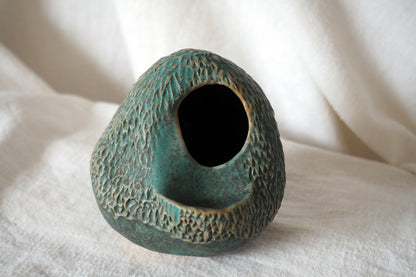 Caillou velu multi-fonction