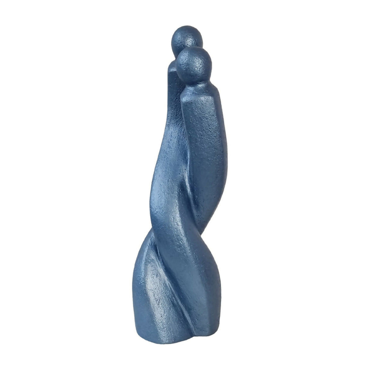 Sculpture de couple bleue, vue de côté, silhouettes aux bras croisés