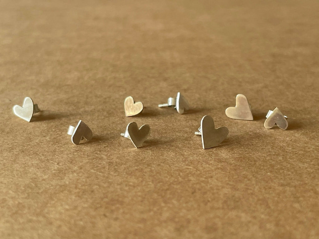 Puces d’oreilles cœur en métal, série de petits clous