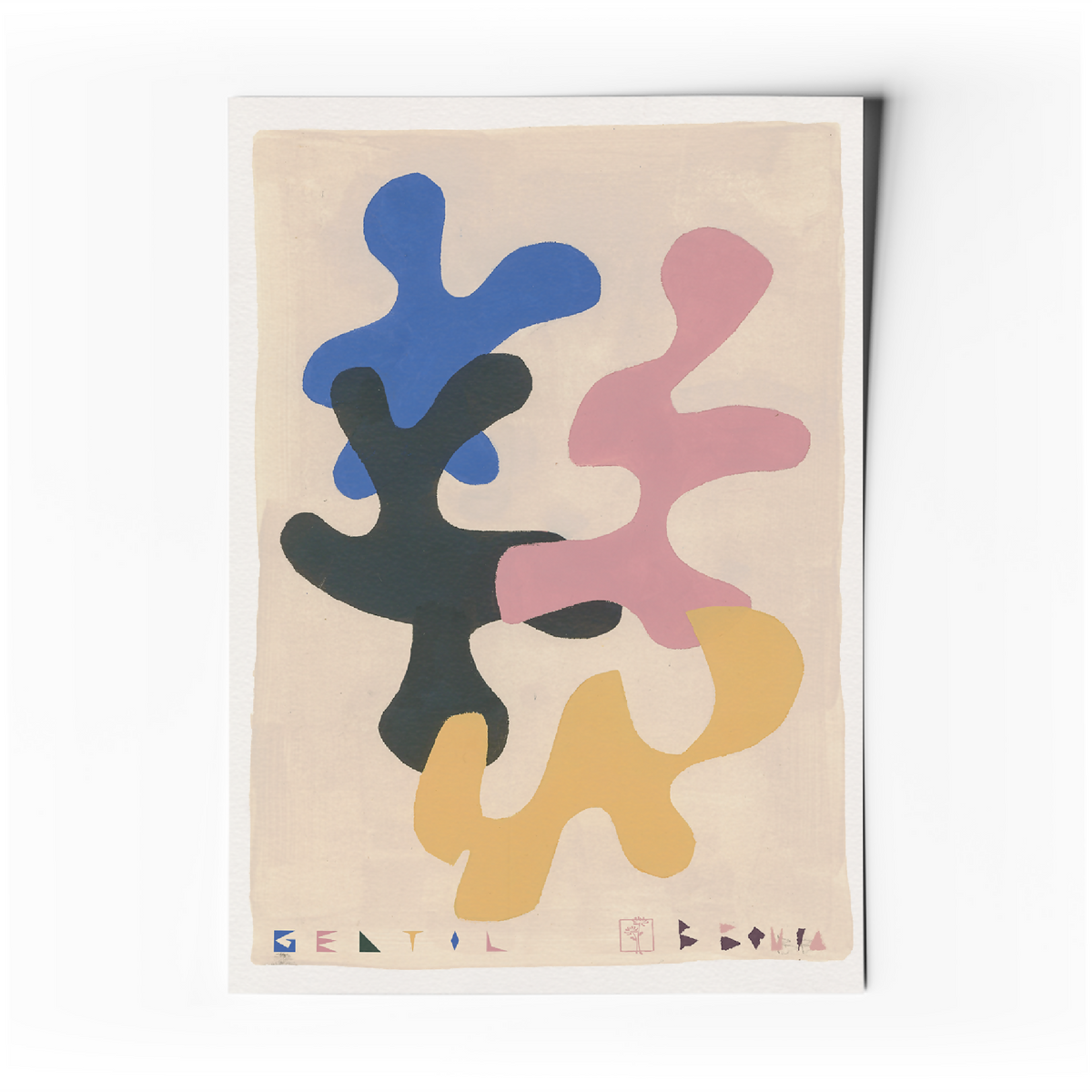 Affiche d’art abstrait géométrique sur fond beige, formes colorées bleu, rose, vert et jaune.