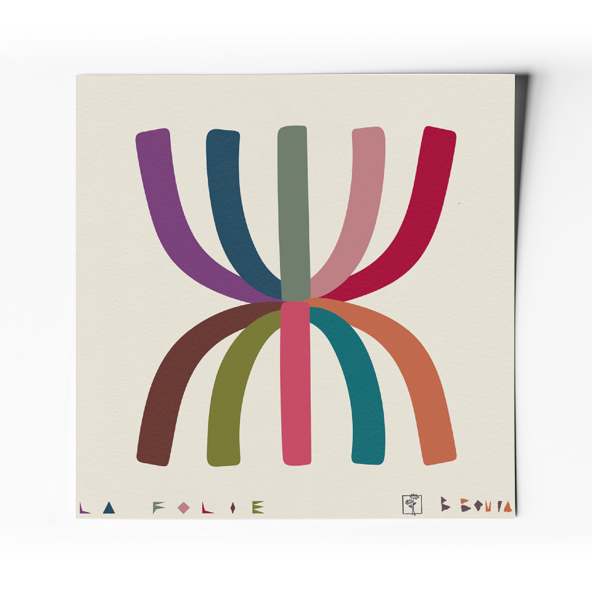 Affiche d’art géométrique minimaliste : formes arquées multicolores sur fond clair