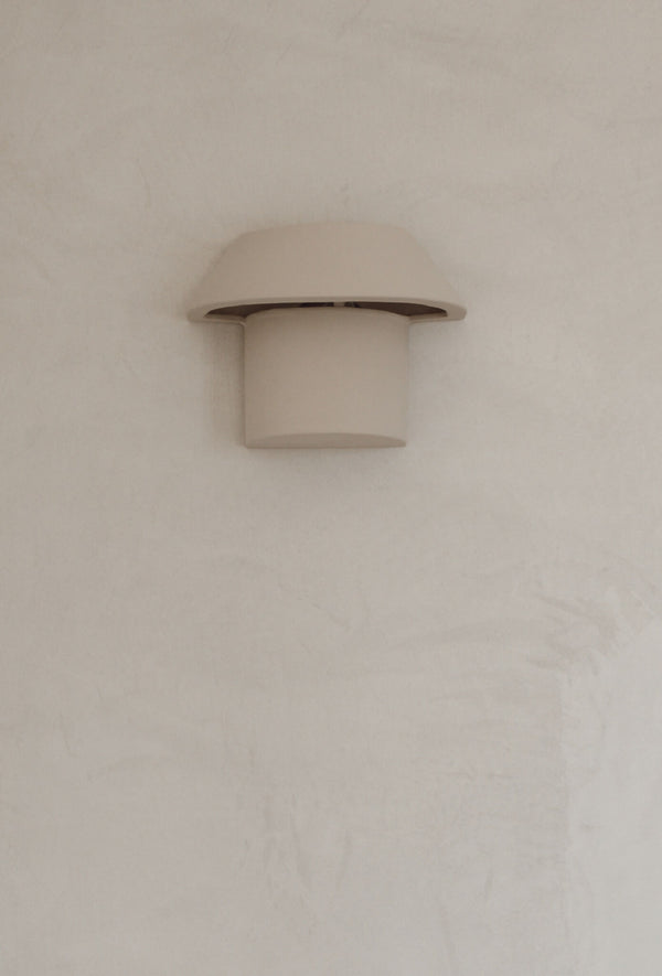 Applique murale blanche à abat-jour cylindrique, vue de face