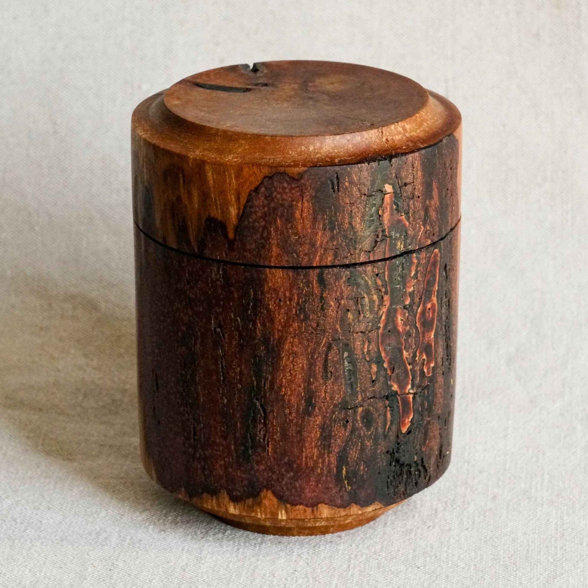 Boîte en bois fait-main - Irisécorchée