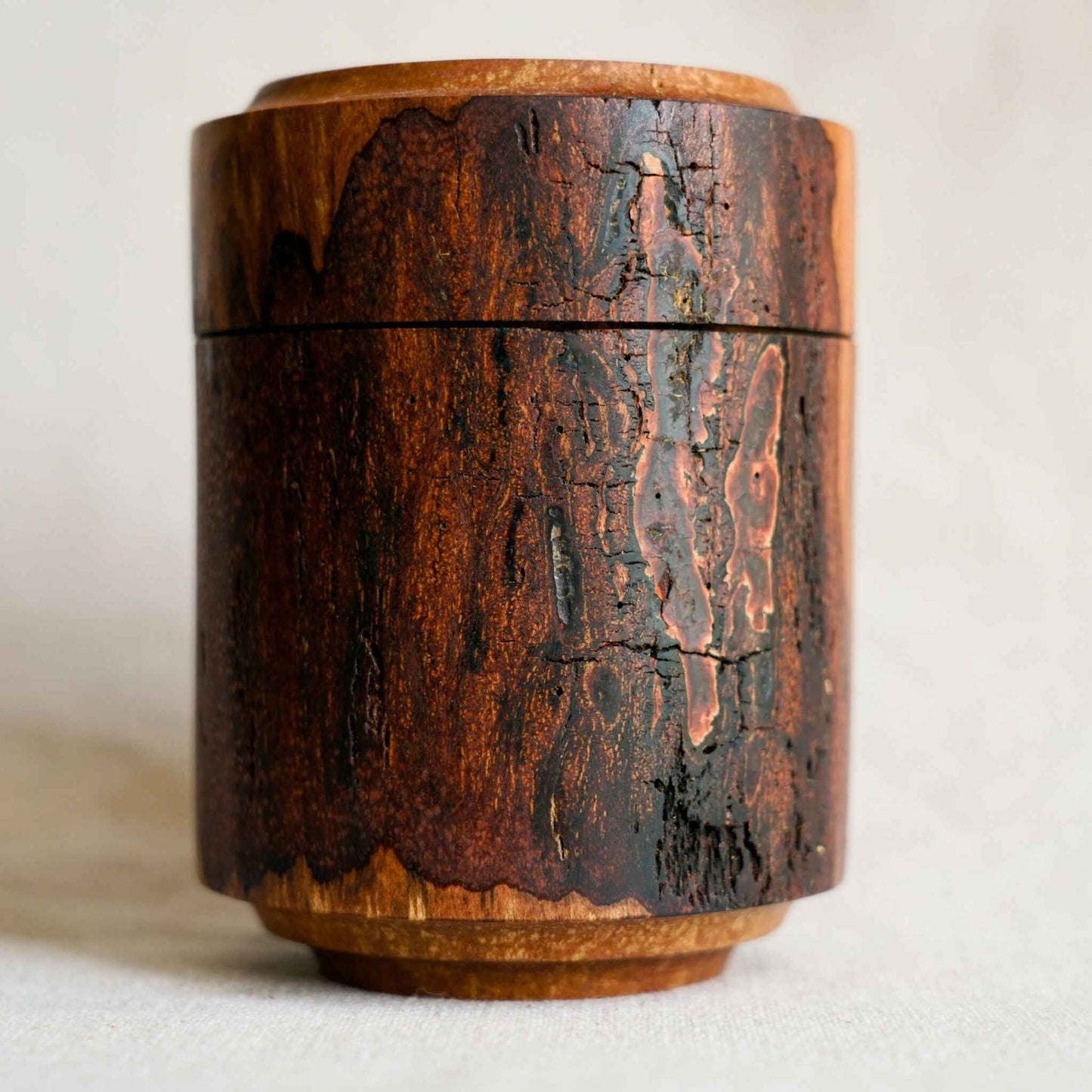 Boîte en bois fait-main - Irisécorchée