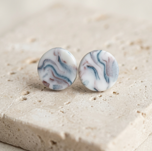 Clous d'oreille en porcelaine blanche et colorée