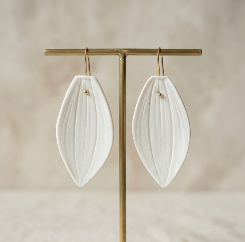 Boucles d'oreille en porcelaine blanche Marie Courtillat