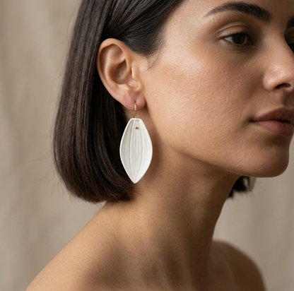 Boucles d'oreille en porcelaine blanche Marie Courtillat
