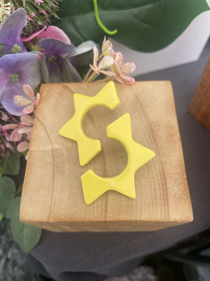 Boucles d’oreille en porcelaine en forme d’étoile, jaune