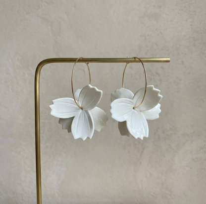 Créoles en porcelaine blanche