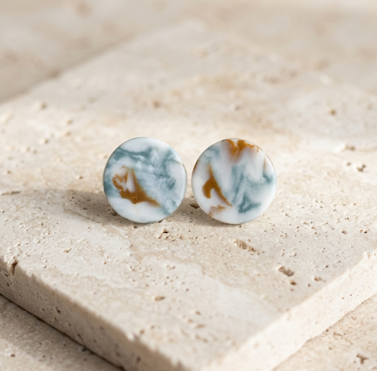 Clous d'oreille en porcelaine blanche et colorée