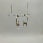 Boucles d’oreille anneaux argentés avec barre rectangulaire