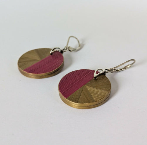 Boucles d’oreilles rondes en marqueterie paille bordeaux et dorée, crochets argent 925