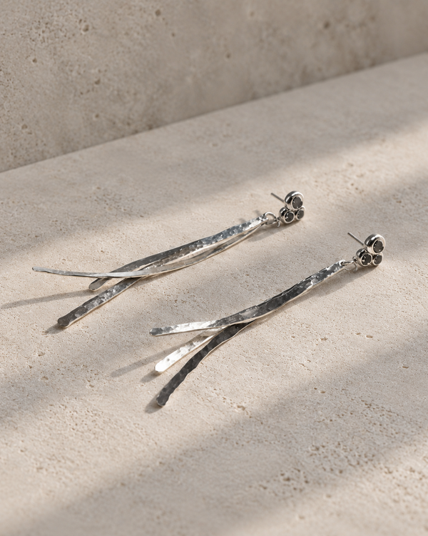 Boucles d'oreilles pendantes en argent massif avec pampille