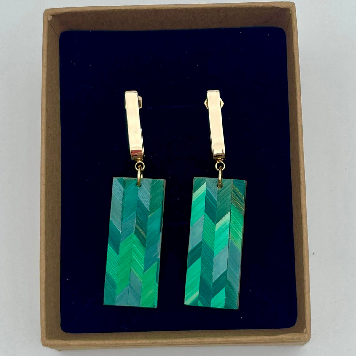 Boucles Éclat allongées en marqueterie de paille