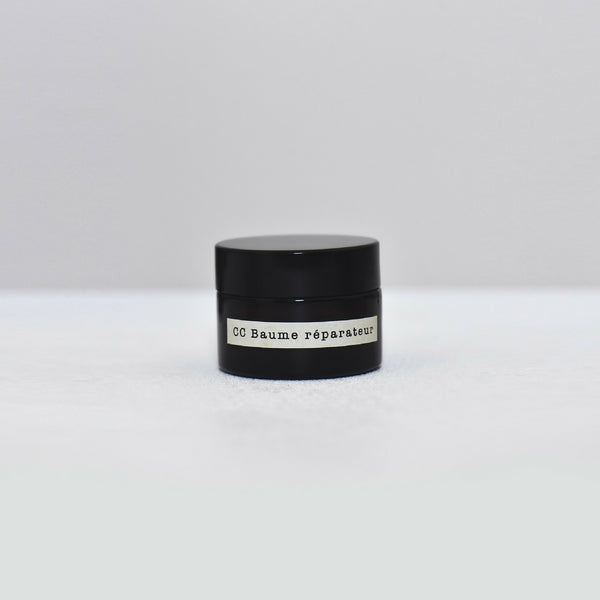 Baume réparateur CC, pot noir avec étiquette beige