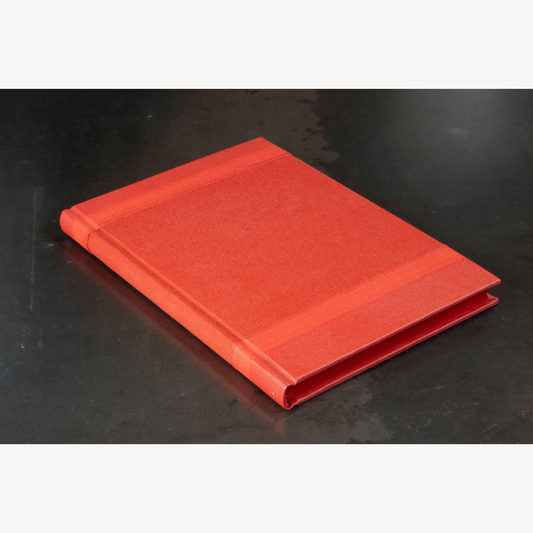 Monochrome rouge, carnet ou livre d'or