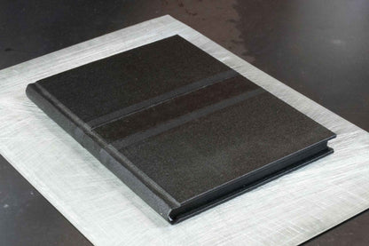 Monochrome noir, carnet ou livre d'or