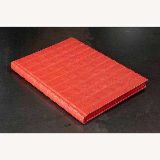 Monochrome rouge reliefs, carnet ou livre d'or