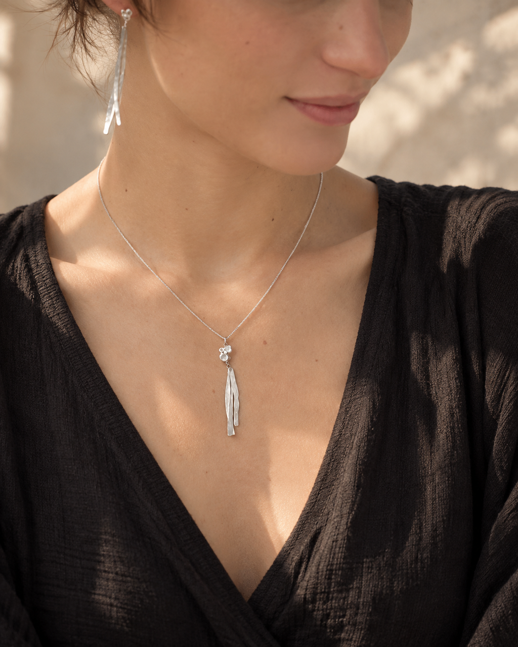 Collier discret et subtil en argent massif, Pendentif avec pampilles