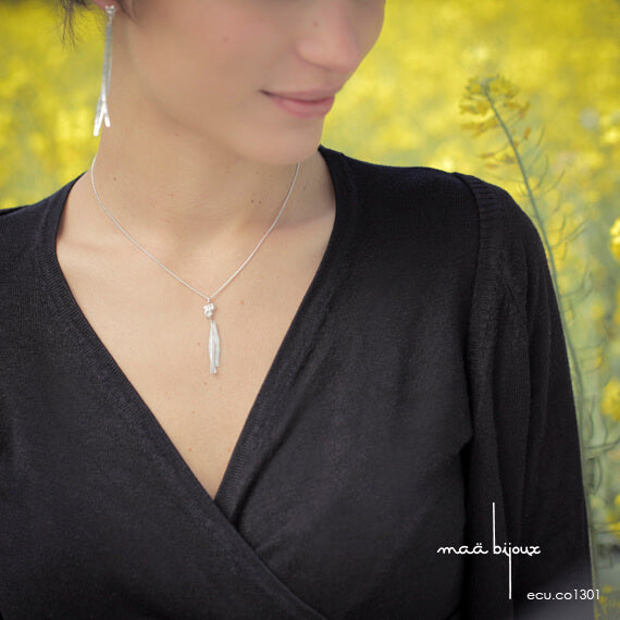 Collier discret et subtil en argent massif, Pendentif avec pampilles