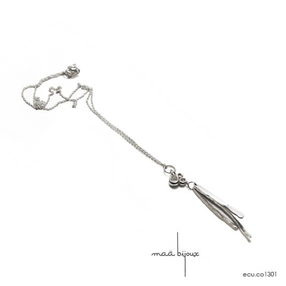 Collier discret et subtil en argent massif, Pendentif avec pampilles