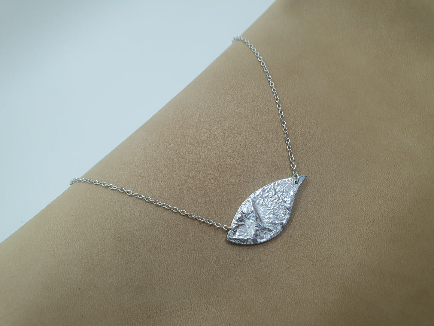 Collier "Pétale" en argent