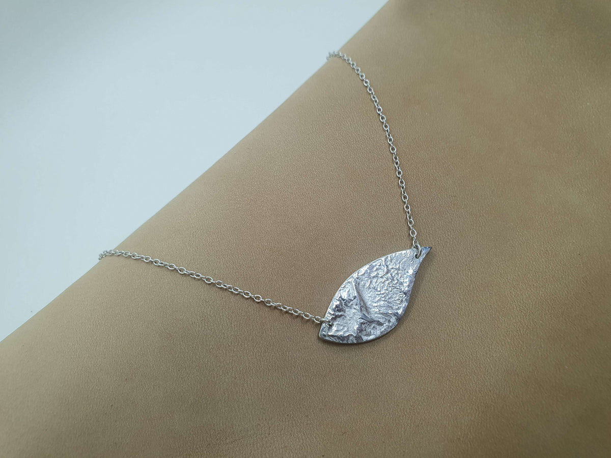 Collier "Pétale" en argent
