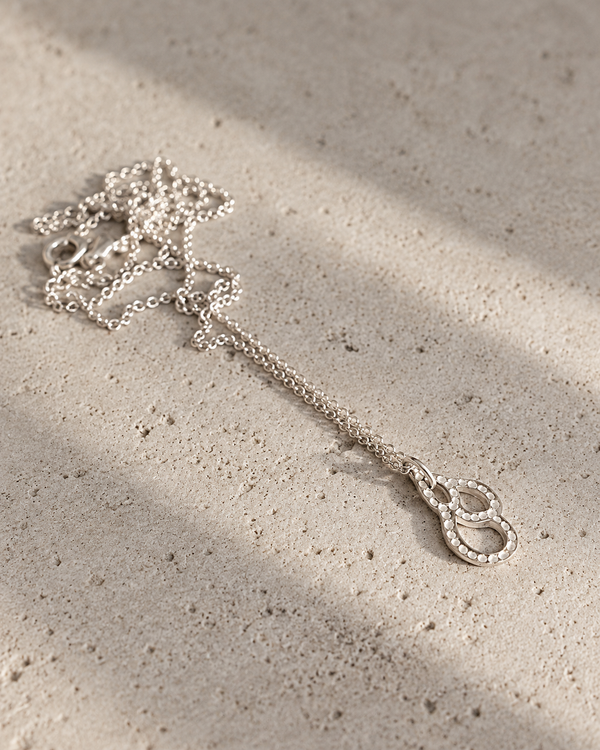 Collier minimaliste en argent massif