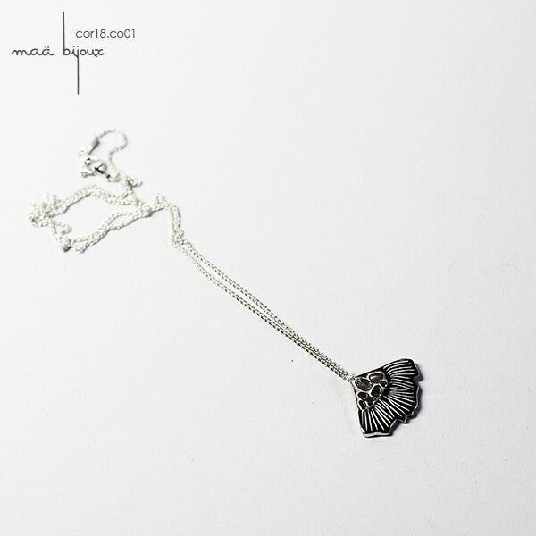 petit collier corolle inspiré des fleurs, en argent massif recyclé, maä bijoux
